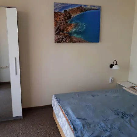 Apartment Style *